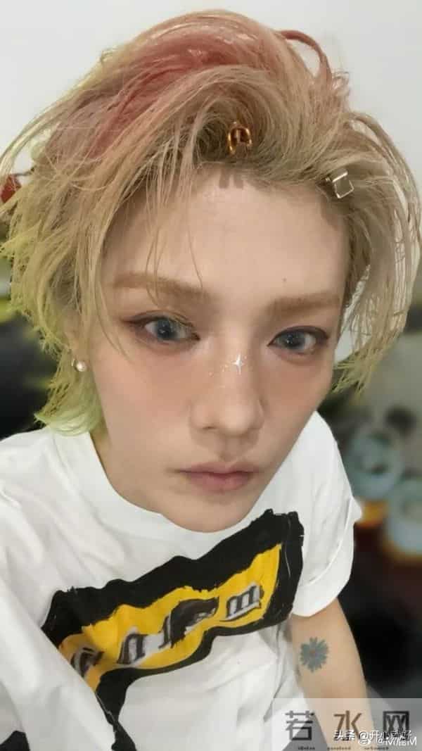 鹿晗“休息”日常