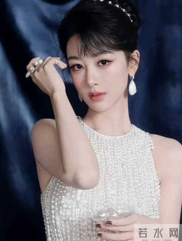 11.6杨紫33岁生辰！张一山卡点送福，珍珠造型美炸