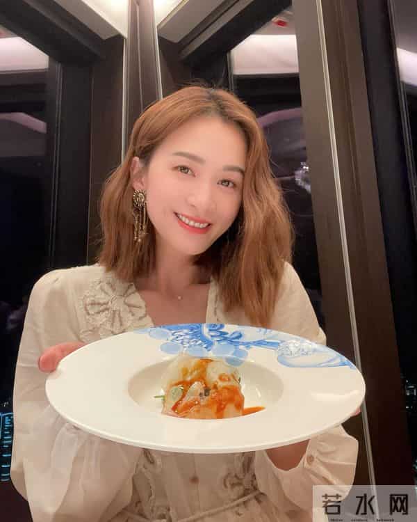 43岁前TVB女星否认退出娱乐圈，但目前大部分时间用于照顾家庭