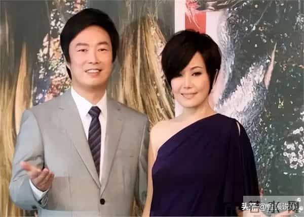 费玉清现状！70岁无儿无女独居，和61岁闺蜜相依为伴