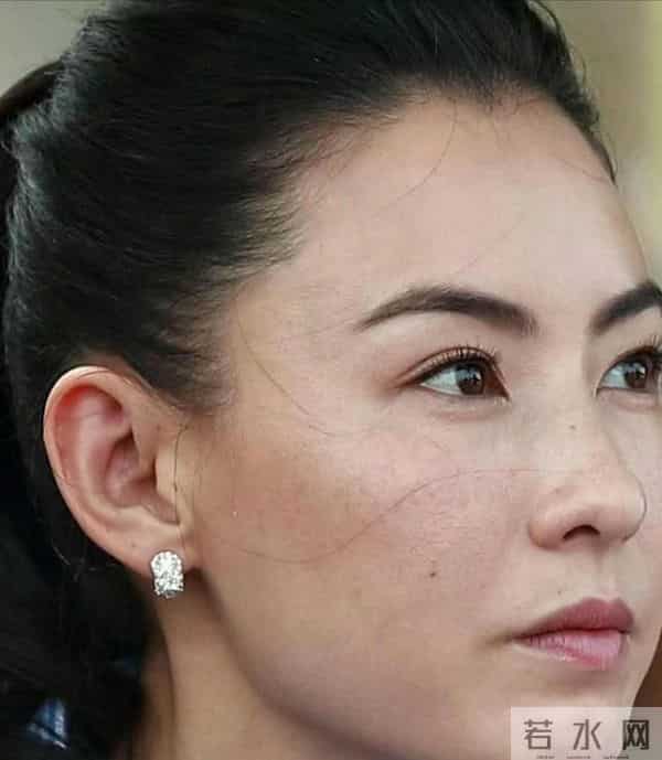 张柏芝素颜照，有斑有痣还有法令纹…很真实…骨相绝了