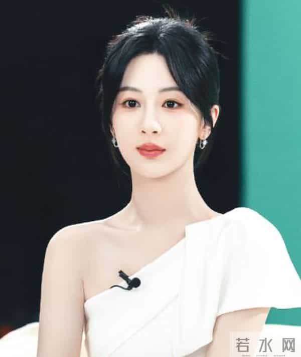 一场生日，戳穿32岁杨紫江湖地位，李现确实一个字都没说错