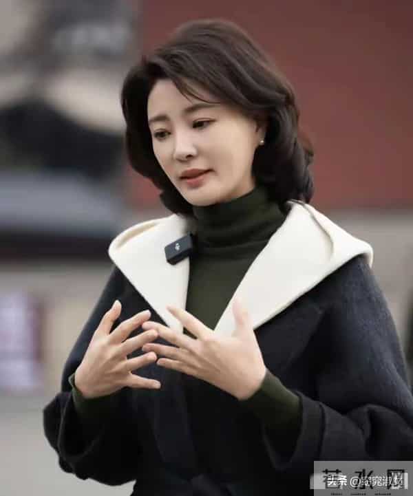 偶遇前央视主持人刘芳菲，真人又高又美，气质温婉，比电视上好看