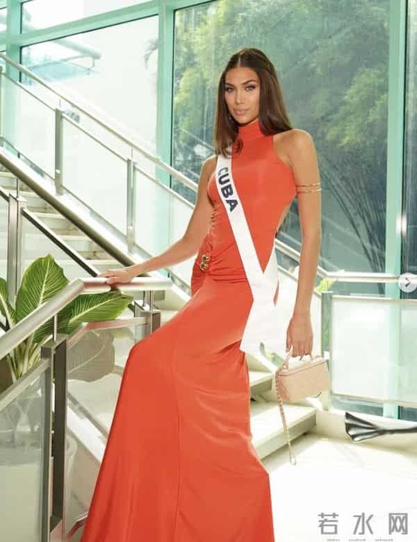 环球小姐上演集体退赛？主办施压骂人，冠军带头离席：不伺候了！