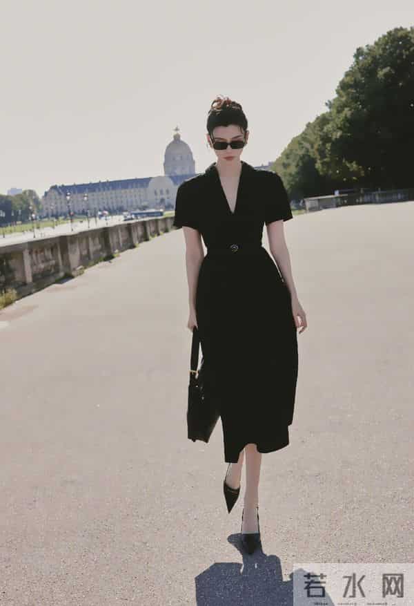 奚梦瑶好奢侈，背79万的包陪儿女游玩，女儿萌宠可爱大长腿