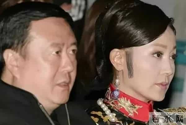 一婚娶央视主持人，二婚娶演员，三婚娶小30岁美女，64岁终于当爹