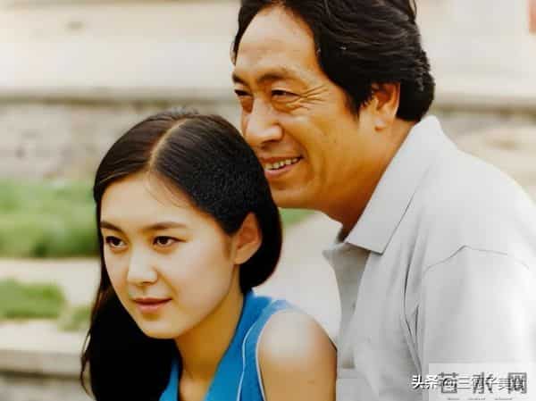 78 岁老戏骨王奎荣：为养小 37 岁娇妻和幼子，白发苍苍仍在演艺一线