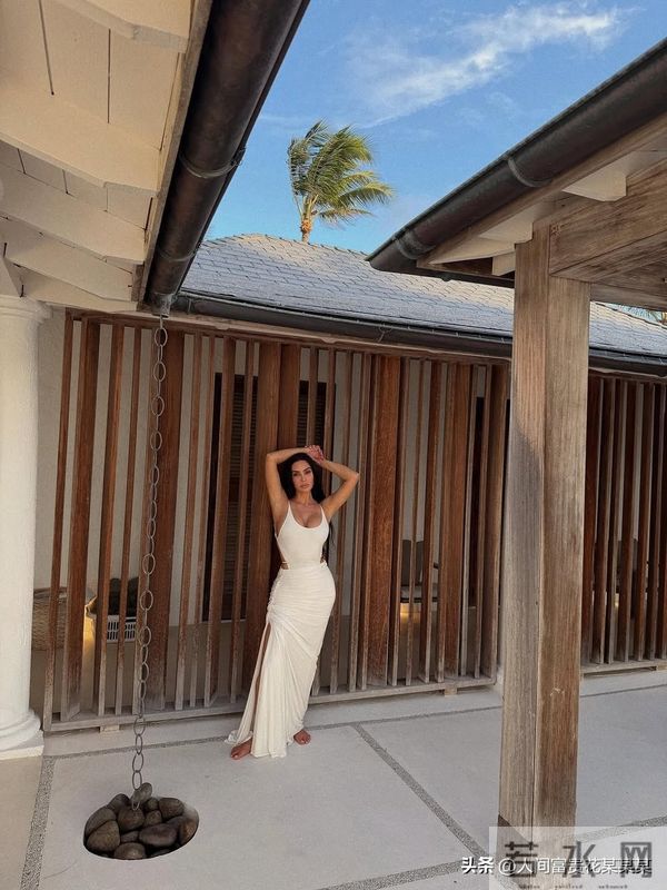 Kim Kardashian 金卡戴珊度假写真，第二波