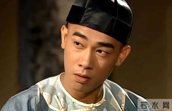 人到中年老来俏，张一山“发腮”惊艳众人，网友：杨紫得避嫌了