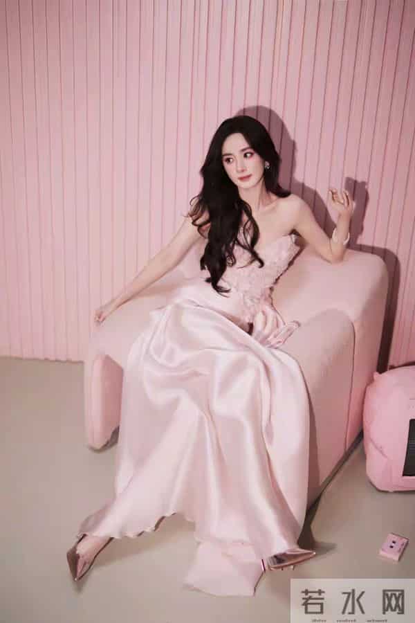 杨幂这也太粉嫩了吧！不愧是少女辣妈