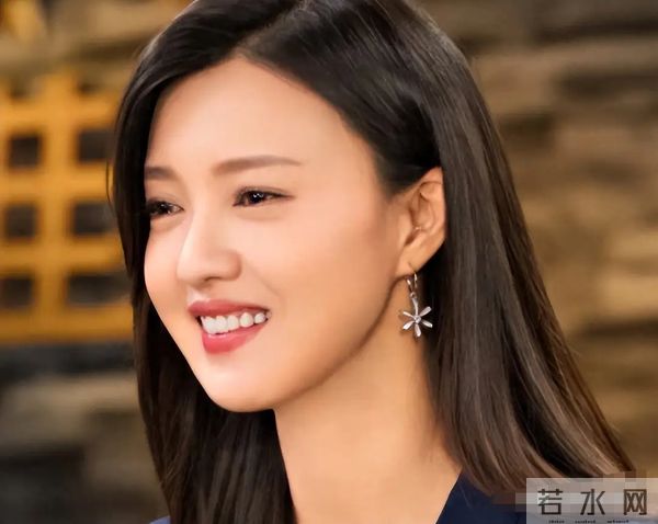 被赵宝刚力捧、孙红雷偏爱，48岁傅晶不红反赢：不是躺平，是清醒