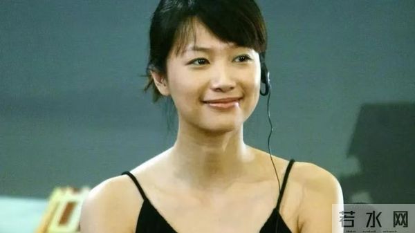 没结婚但有伴侣，定居美国6年的徐静蕾，51岁生活低调吃成胖美人