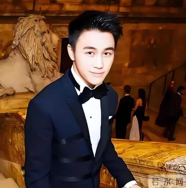 何猷君私生子传闻才完，奚梦瑶再给赌王家族长脸，梁安琪没看走眼