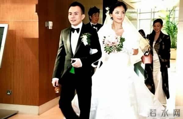 嫁入豪门16年、替夫还债，47岁的刘涛，揭露了内娱的残酷现实