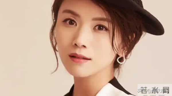 陈思诚爱她，王凯陪伴着她，41岁的她活成了人人羡慕的大女主！