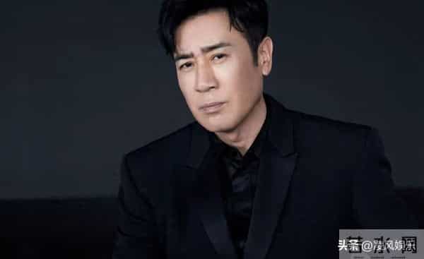 原来她是于和伟老婆，难怪他能拿"视帝"，真是一个贤妻旺三代