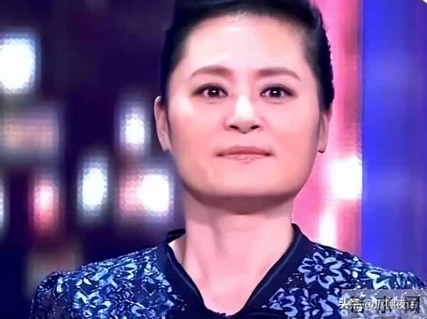 她曾红极一时，打败韦唯毛阿敏，最后却无奈当保姆，如今她怎样了