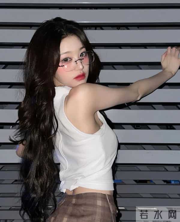 张元英的性感时刻你见过吗？