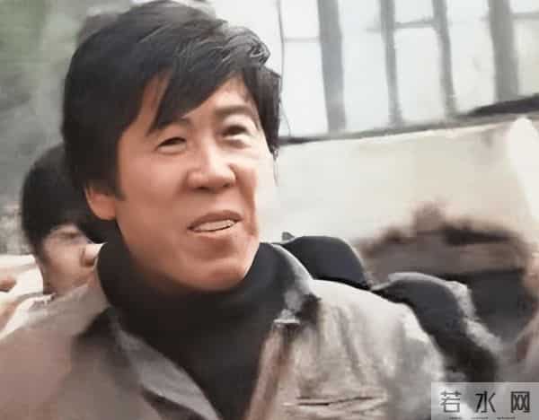 原来他俩是夫妻，家里家外老婆是领导，68岁住大别墅仍坚持拍戏