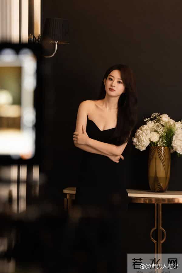 赵丽颖 黑色抹胸裙 穿的真性感