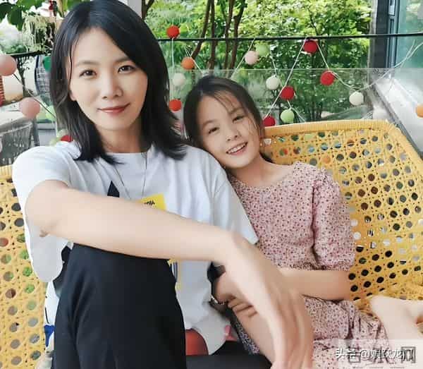 陈思诚爱她，王凯陪伴着她，41岁的她活成了人人羡慕的大女主！