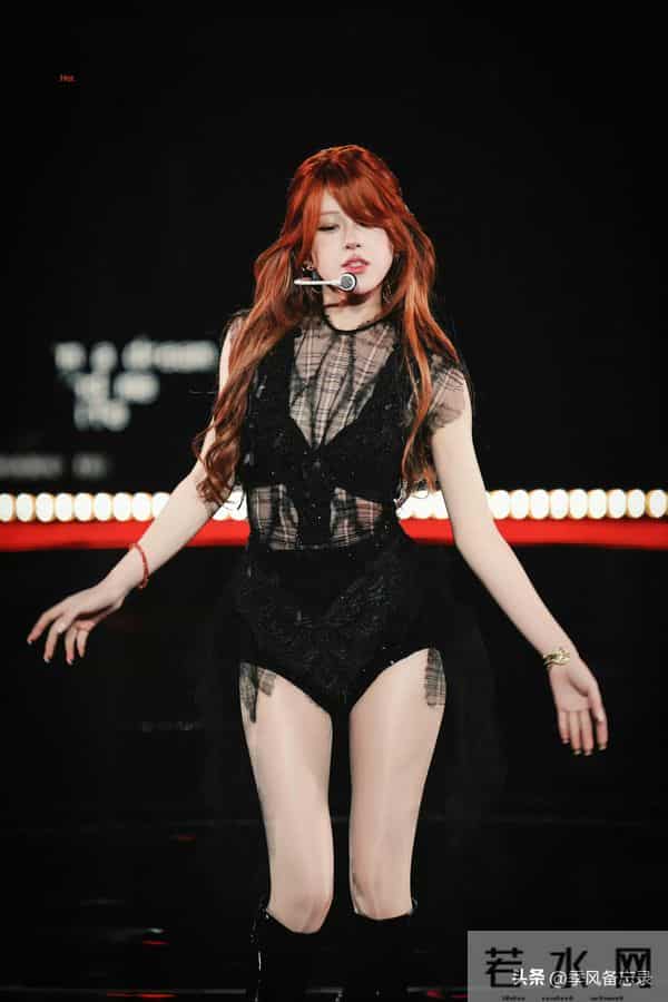 赵露思的肉丝美腿