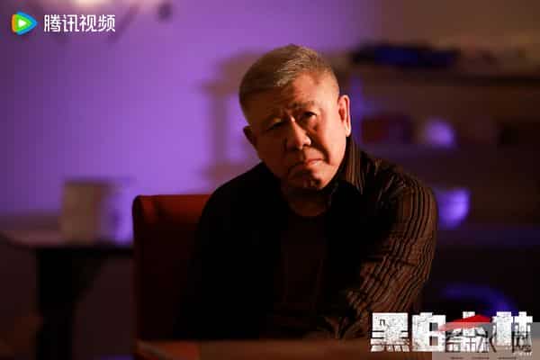 原来他俩是夫妻，家里家外老婆是领导，68岁住大别墅仍坚持拍戏