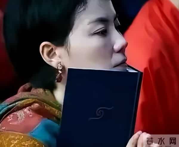 有种人生赢家叫王菲，两婚两离、坚持礼佛20年，她终于迎来福报