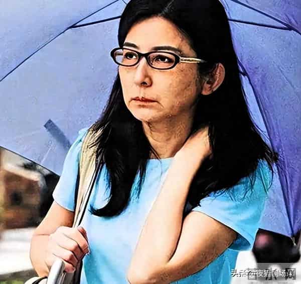 终身未婚的她隐居台北，被母爱困住半生，如今的模样不敢认