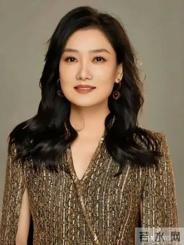 大难临头各自飞！沉寂五个月后玲花官宣好消息，曾毅彻底被抛弃？