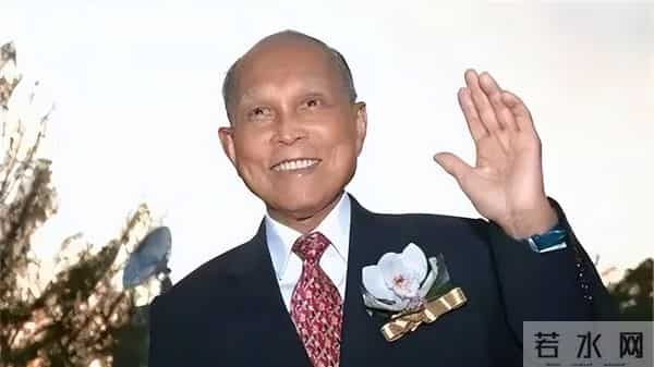 何鸿燊请霍英东喝茶，突然有江湖人怒摔茶杯，随后霍英东离开