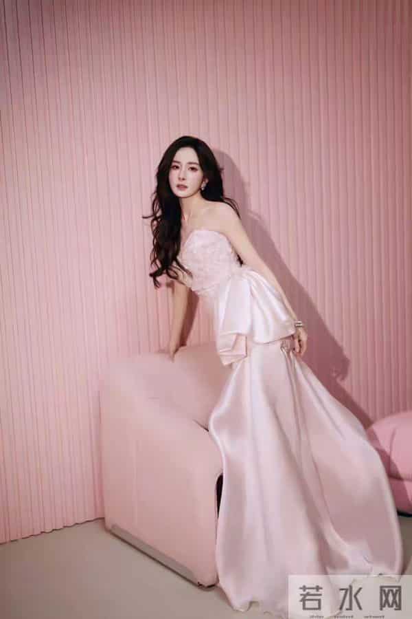 杨幂这也太粉嫩了吧！不愧是少女辣妈