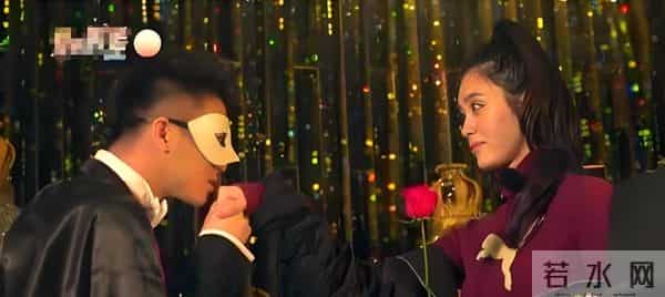 何猷君私生子传闻才完，奚梦瑶再给赌王家族长脸，梁安琪没看走眼