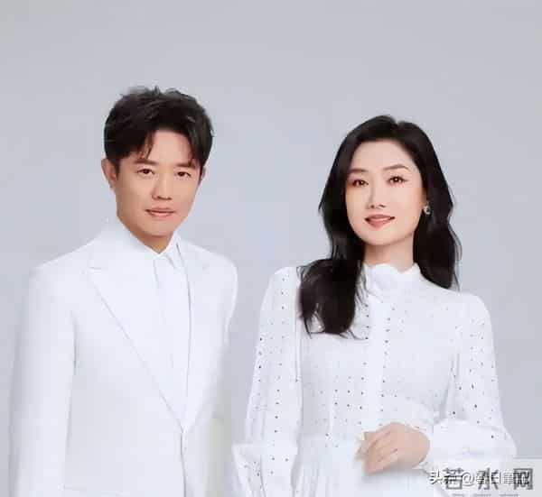 大难临头各自飞！沉寂五个月后玲花官宣好消息，曾毅彻底被抛弃？