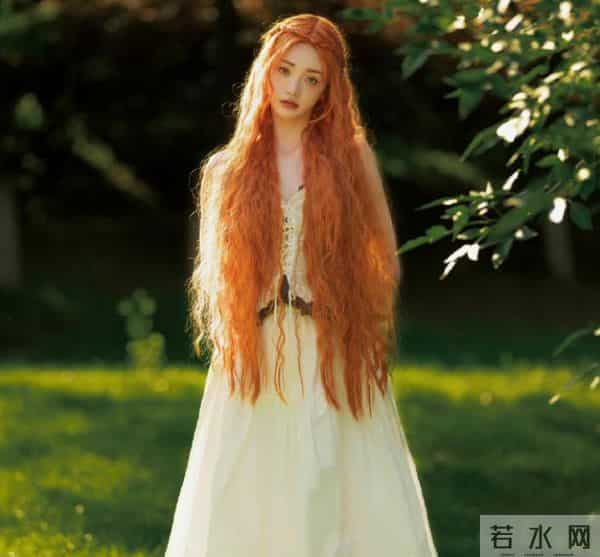 赵露思生日橙发太惊艳！气场超强像爱豆，周洁琼精致李兰迪明媚！