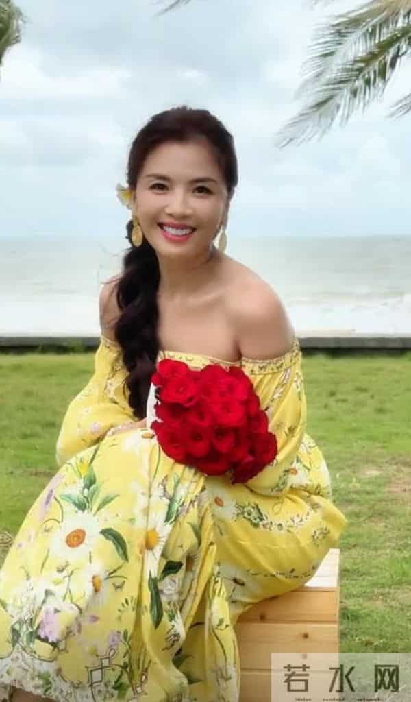 嫁入豪门16年、替夫还债，47岁的刘涛，揭露了内娱的残酷现实