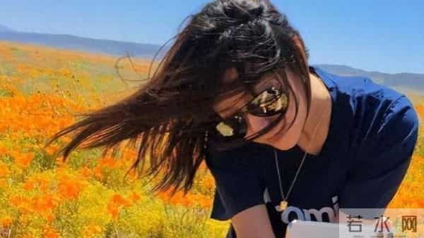 没结婚但有伴侣，定居美国6年的徐静蕾，51岁生活低调吃成胖美人