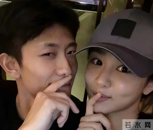 人到中年老来俏，张一山“发腮”惊艳众人，网友：杨紫得避嫌了