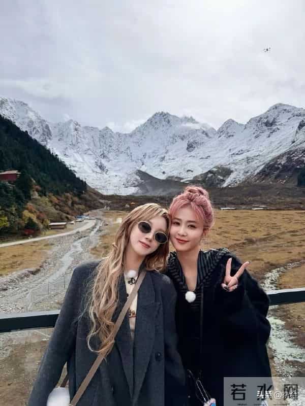 宋雨琦澳门街头被偶遇啦，本人高瘦超漂亮，穿搭时尚活力满格