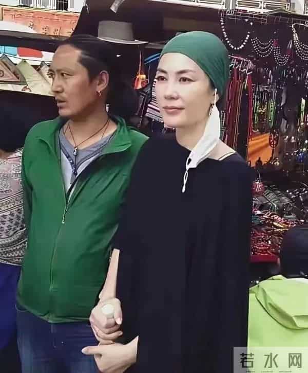 有种人生赢家叫王菲，两婚两离、坚持礼佛20年，她终于迎来福报