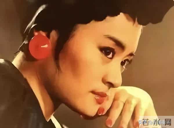 她曾红极一时，打败韦唯毛阿敏，最后却无奈当保姆，如今她怎样了