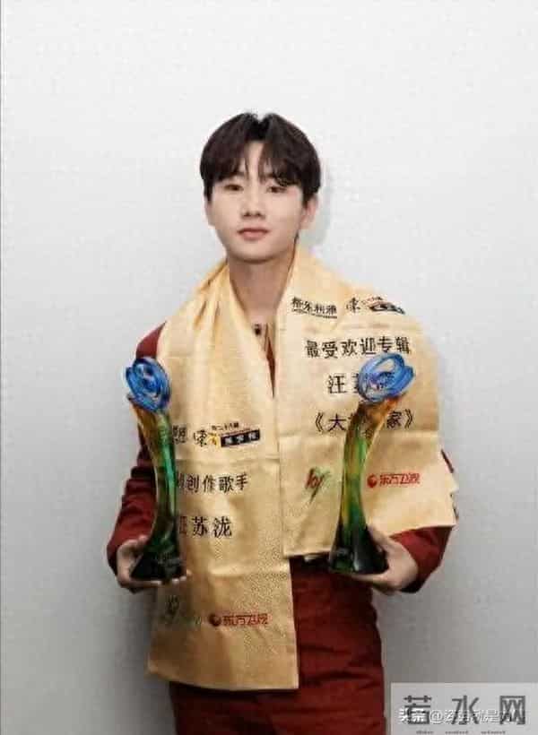 凤凰传奇消失半年，玲花生日秀情谊却被打脸，曾毅到底怎么了？