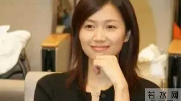 没结婚但有伴侣，定居美国6年的徐静蕾，51岁生活低调吃成胖美人