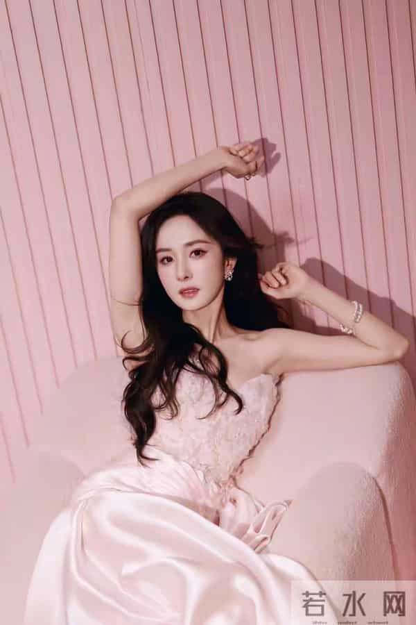 杨幂这也太粉嫩了吧！不愧是少女辣妈