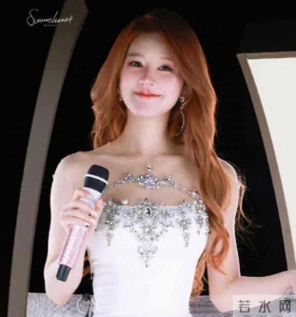 赵露思生日橙发太惊艳！气场超强像爱豆，周洁琼精致李兰迪明媚！