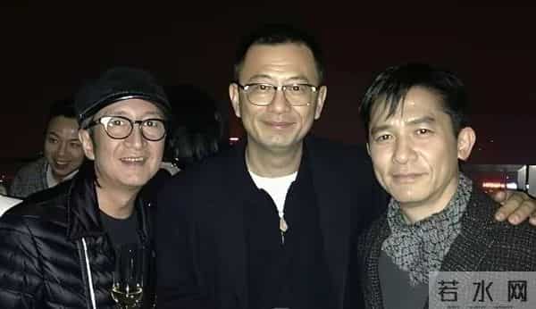 王家卫不戴墨镜，原来长这样，平时在公开场合王导基本都是戴墨镜