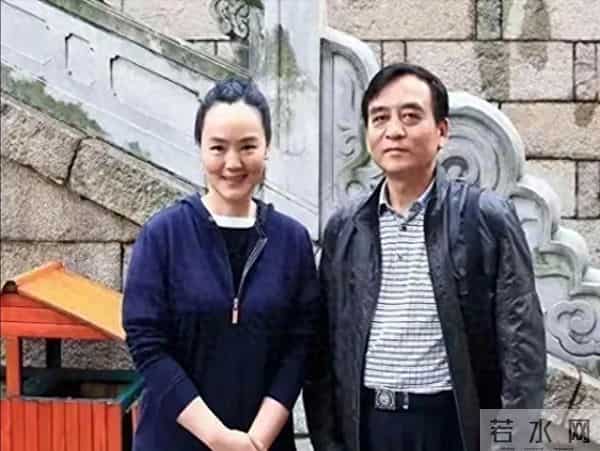 主持人孙小梅现状：59岁发福认不出，和海归丈夫婚后22年依旧恩爱