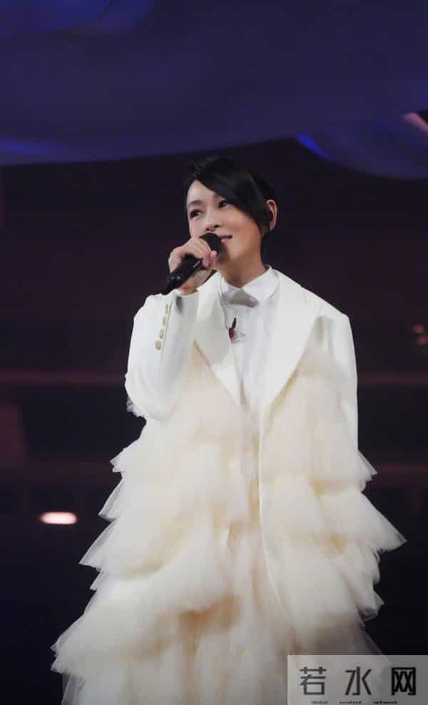 刘若英：真正的文艺女神！56岁依然清澈，气质更胜从前！