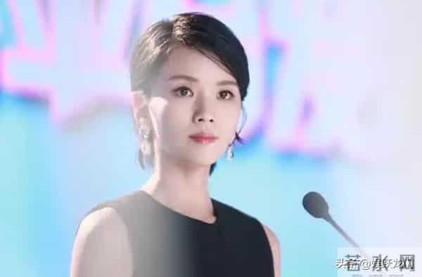 陈思诚爱她，王凯陪伴着她，41岁的她活成了人人羡慕的大女主！