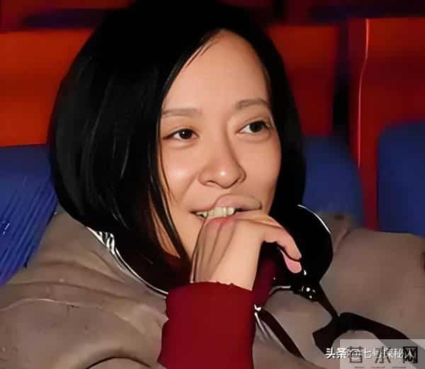 身价过亿坐拥北京一条街？陈道明得叫她姐，儿子是他骄傲也是心病